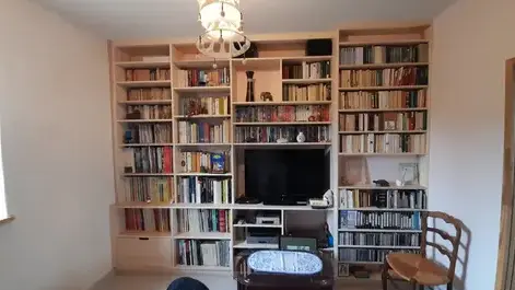 bibliothèque sur mesure à Saint-Pol-de-Léon - image 3
